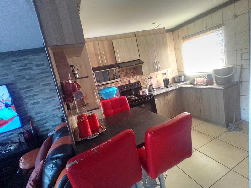 2 Bedroom Property for Sale in Lekgalong North West